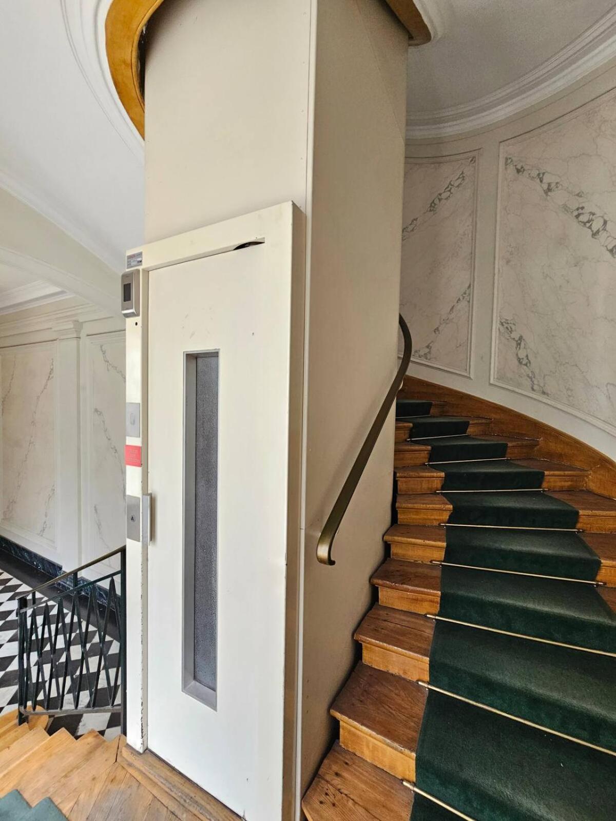 Art1 Opera Bed & Breakfast Parijs